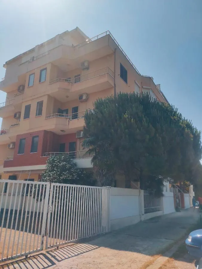 Ledio'S Holiday Apartment In Spille